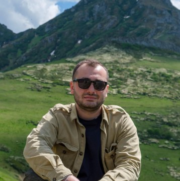 მიხეილ გენელიძე